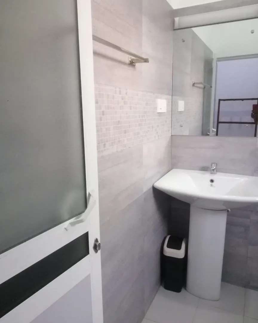 Beach Hotel D87 Negombo Pensionat