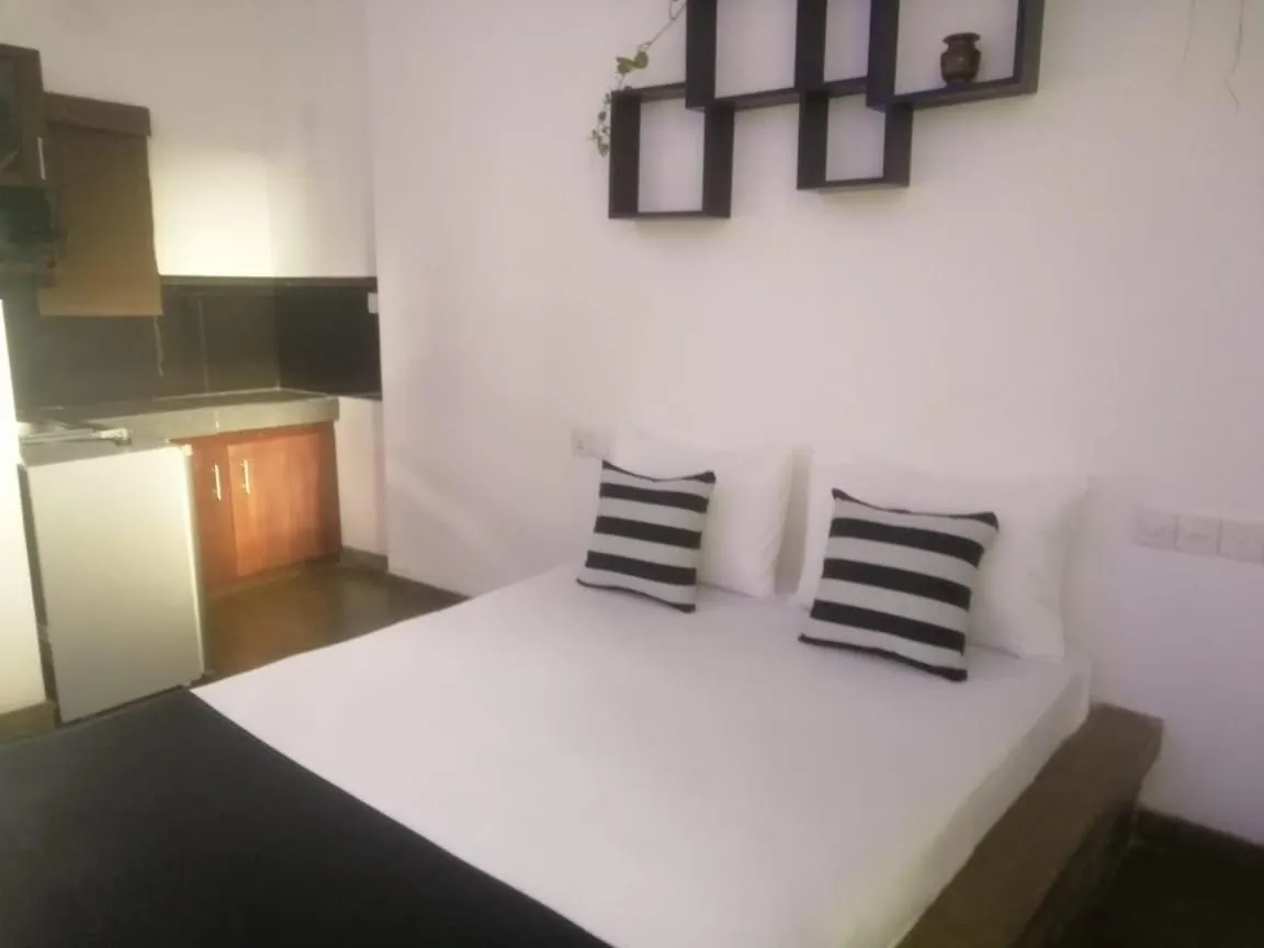 Beach Hotel D87 Negombo 0*,